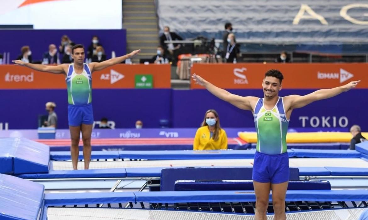 rayan-dutra-e-rafael-andrade-avancam-a-final-do-mundial-de-trampolim