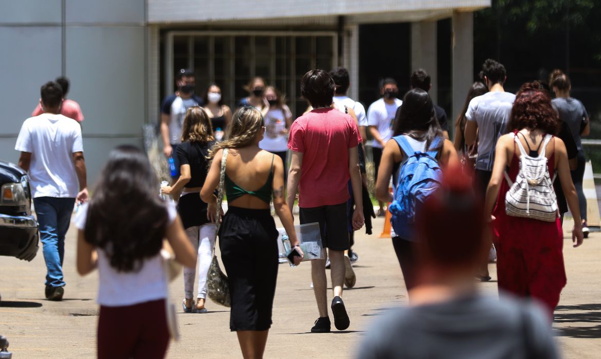 Plataforma reúne benefícios para estudantes ingressarem em faculdades