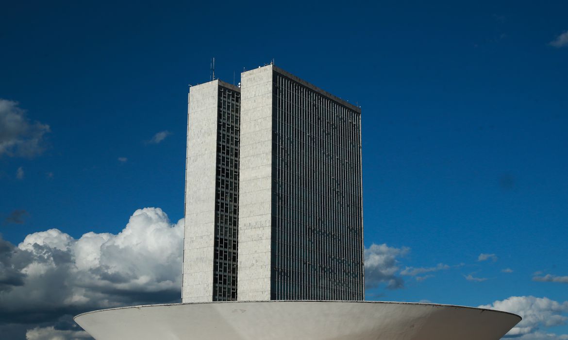 camara-aprova-texto-base-da-mp-que-cria-auxilio-brasil