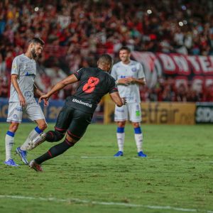 atletico-go-derrota-bahia-e-se-afasta-do-z4-do-brasileiro