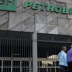 petrobras-conclui-venda-da-refinaria-landulpho-alves,-na-bahia