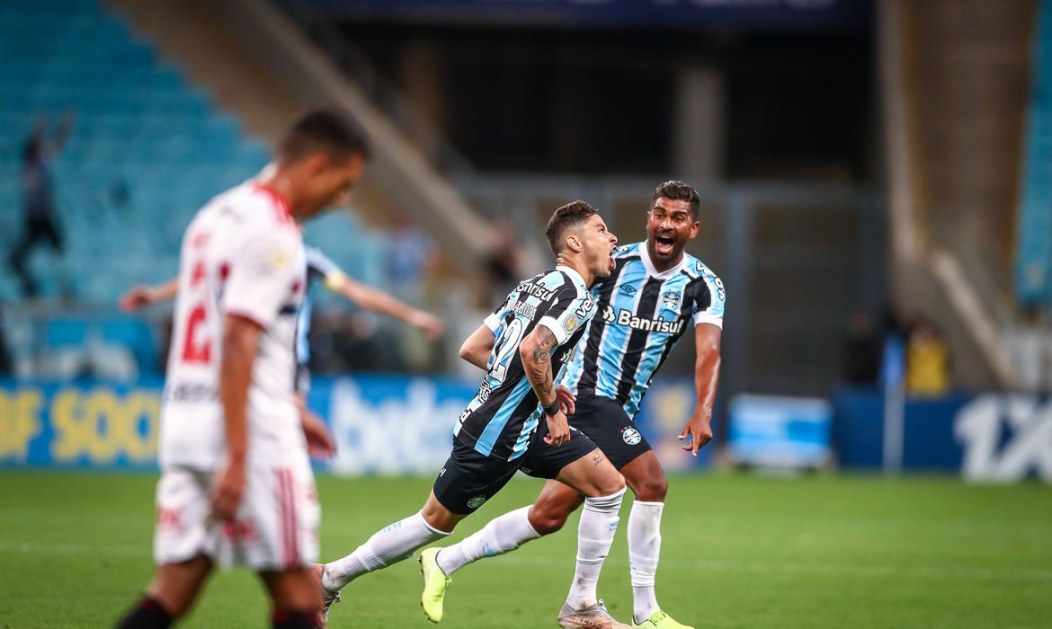 gremio-derrota-sao-paulo-e-ganha-folego-na-luta-contra-o-rebaixamento