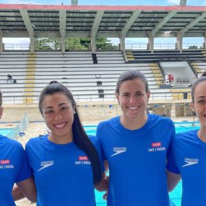 quarteto-feminino-bate-recorde-mundial-de-natacao-master