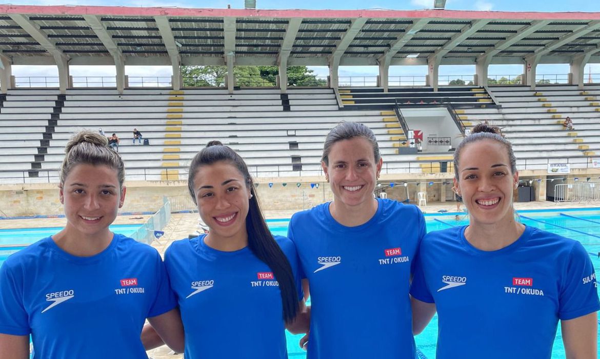 Quarteto feminino bate recorde mundial de natação master