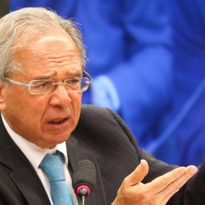 subida-dos-juros-deve-provocar-desaceleracao-na-economia,-diz-ministro