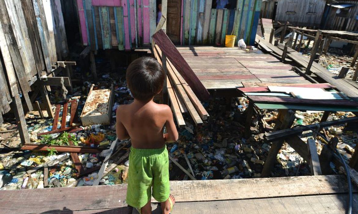 dia-do-voluntario:-48%-dos-brasileiros-ja-fizeram-acoes-do-tipo